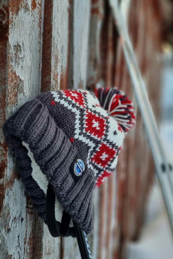 SuperBobble Tyrol Nordic Knit Beanie Bobble Hat - Graphite Red