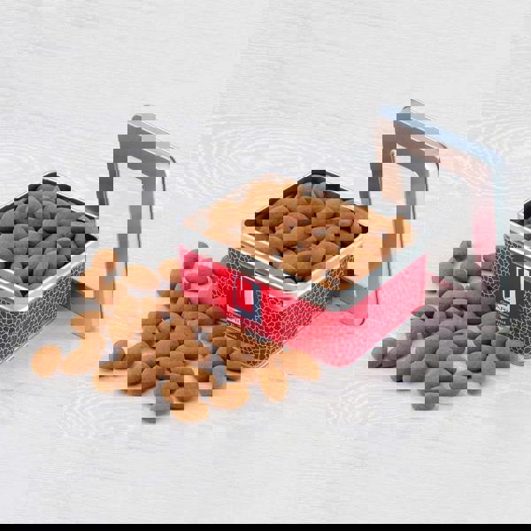 Cinnamon Dusted Milk Chocolate Coated Almonds, Palm Oil Free, 500g