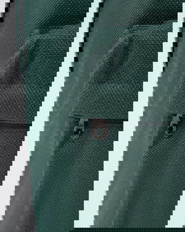 Lyle & Scott Backpack - W130 Everglade - zip detail