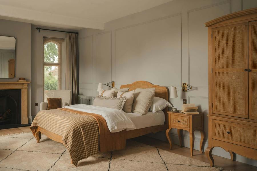 Statement Furniture Louis Oak Bed Frame with Rattan Cane Headboard 4ft6, 5ft