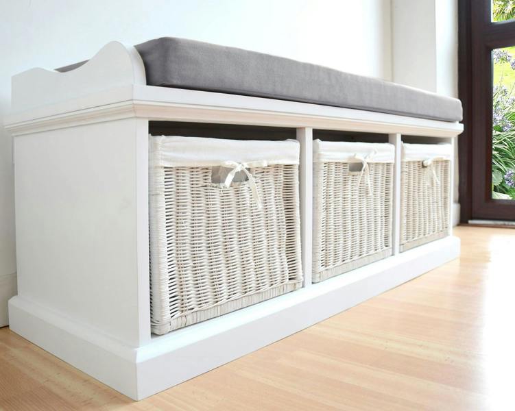 Tetbury Bench with 3 White Wicker Baskets and Cushion