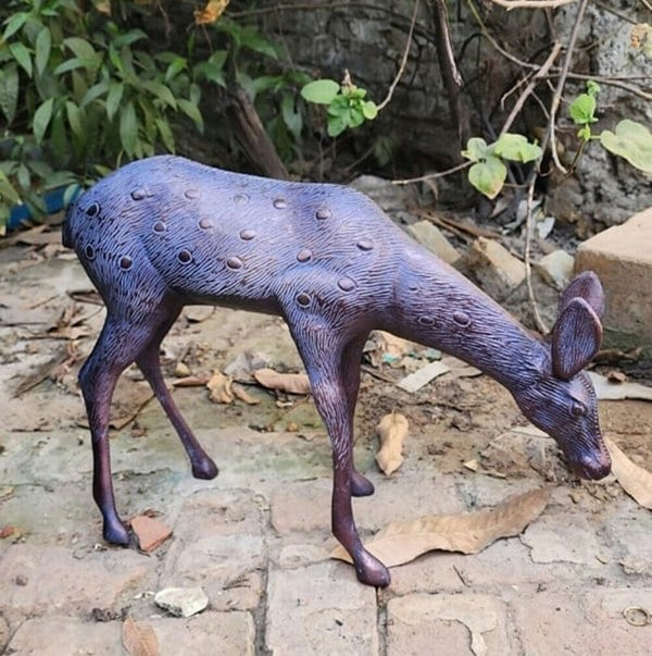 Inspirational Gifting Large Stag and Doe Deer Garden Sculptures Cast Aluminium with Aged Finish