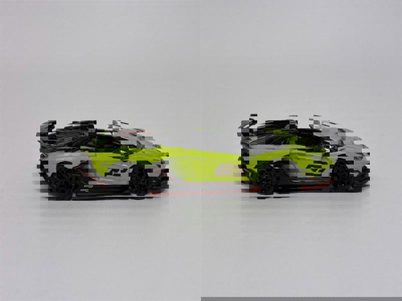 Mini GT Lamborghini Aventador SVJ 63 Roadster Verde Shock LHD 1:64 Mini GT MGT00887L