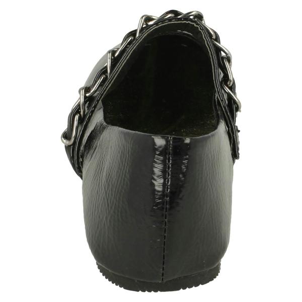Spot On Girls Cutie Flat Shoe With Bar Chain H2198