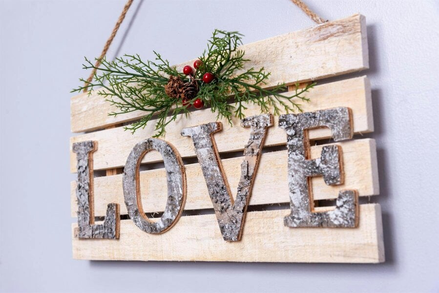 Shatchi 20x40cm Wooden LOVE Letters Sign Christmas Wall Frame Decoration for Festive Home Display