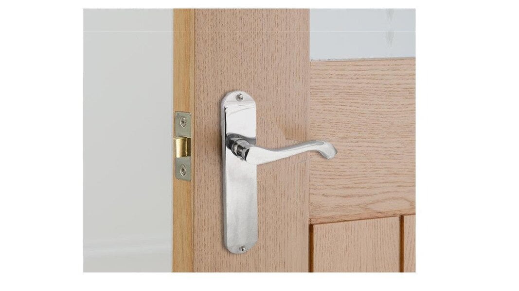 EDH Door Hardware Cadenza Door Handles on Backplate Chrome Scroll Latch Handle