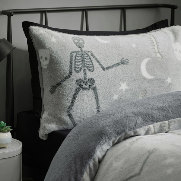 Catherine Lansfield Halloween Skeleton Fleece Glow in the Dark Duvet Cover Set Grey