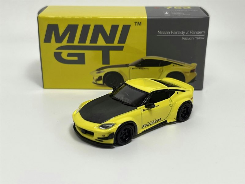 Mini GT Nissan Z Pandem Ikazuchi Yellow RHD 1:64 Mini GT MGT00752R