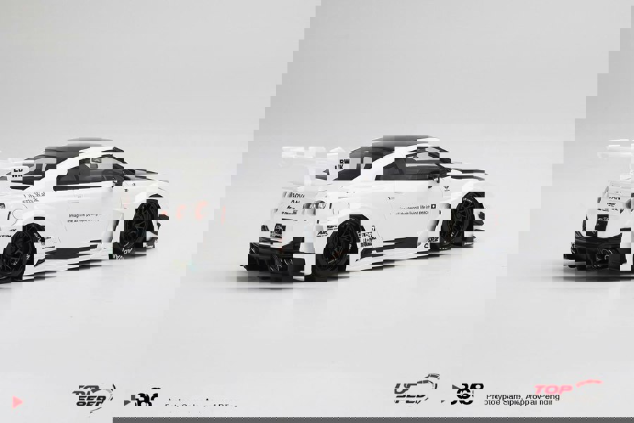 TSM Nissan LB-Silhouette Works GT 35GT-RR Ver.2 White 1:18 Scale TSM TS0368