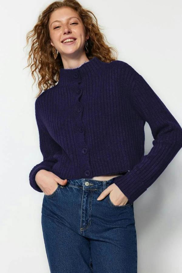 Hoxton Gal Cropped Soft-Textured High Neck Knit Cardigan