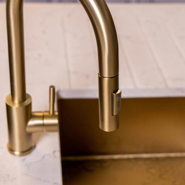 Flode Runda | Kitchen Sink Mixer with Pull out Spray | Brushed Brass | Square Head