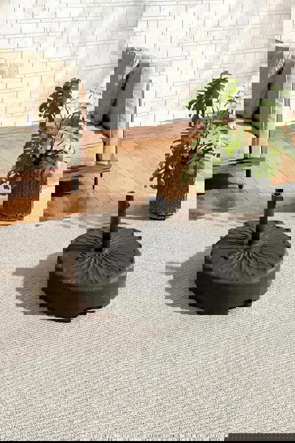 Living and Home 28KG Heavy-duty Outdoor Portable Cantilever Umbrella Stand - 38/48mm Water and Sand Fillable Round Garden Parasol Base & Weight Stand