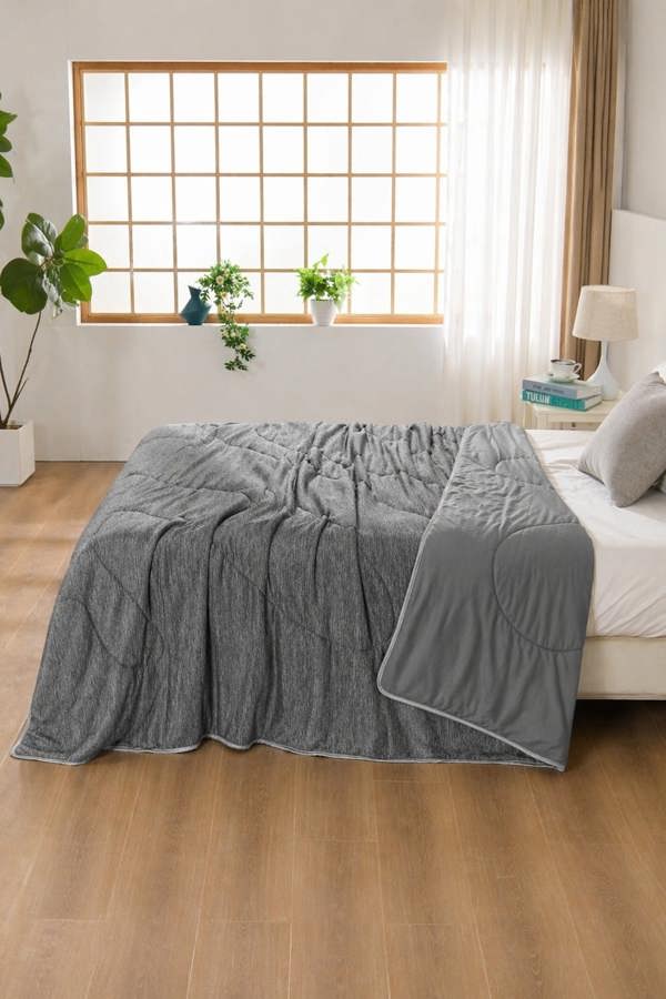 Dyzi Cooling Quilt Breathable Lightweight Summer Comforter Soft Hypo