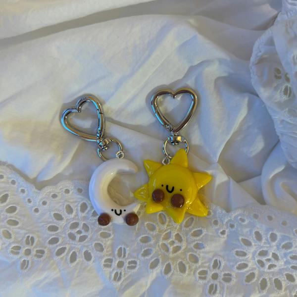 Lovedbymimii Matching Moon and Sun Keychains