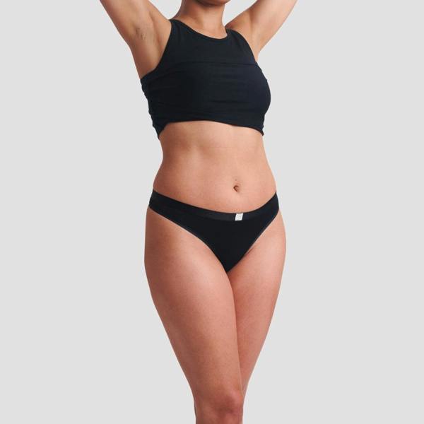 ELLE 3 Pack Super Soft Cotton Heritage Patch Thongsin in Black