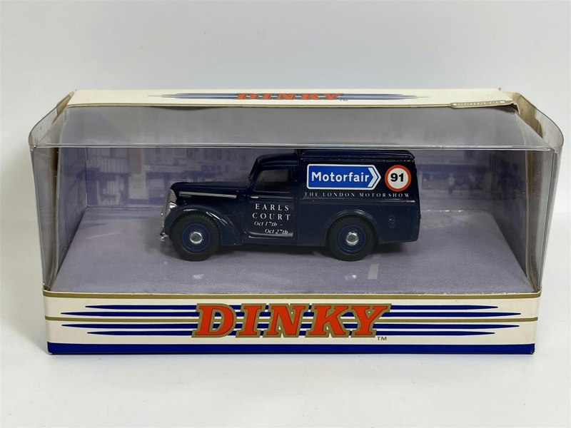 MCSlots Commer 8 CWT Van 1948 Motorfair The London Motorshow 1:43 The Dinky Collection DY8BD S3