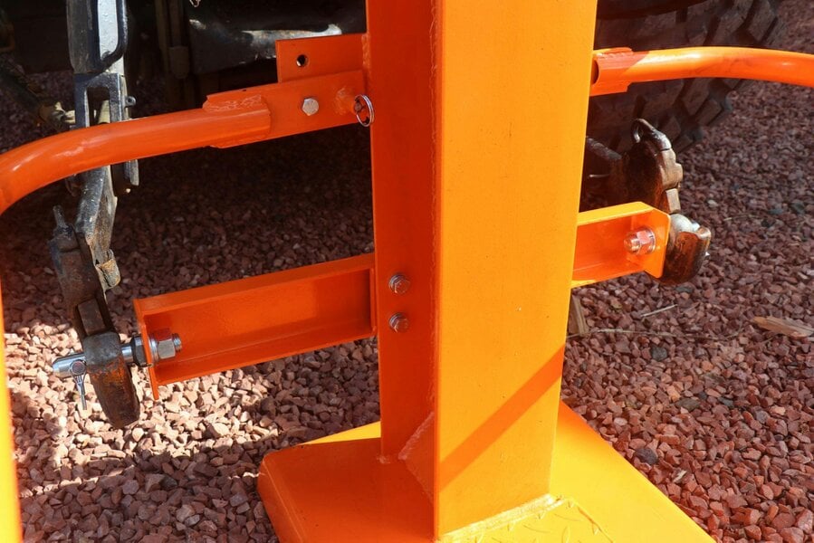 Rock Machinery 14ton Venom Tractor Mounted Log Splitter