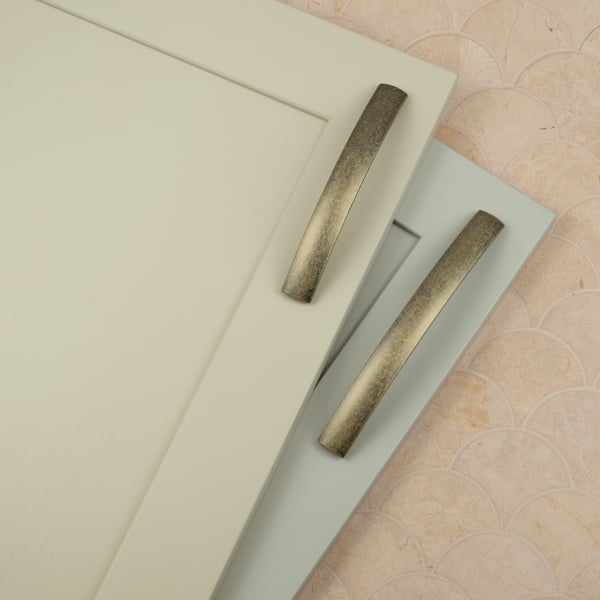 Handle & Home Antique Brass Bow Cabinet Handle