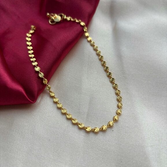 The Colourful Aura Golden Brass Floral Minimalist Boho Thin Slim Foot Payal Anklet
