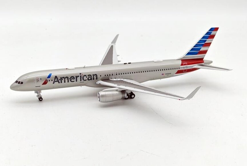 MCSlots American Airlines Boeing 757-223 N188AN With Stand 1:200 Inflight200 IF752AA0124