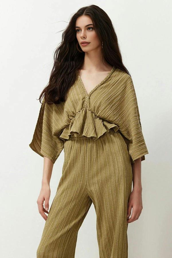 Textured Fabric Ruffled Woven