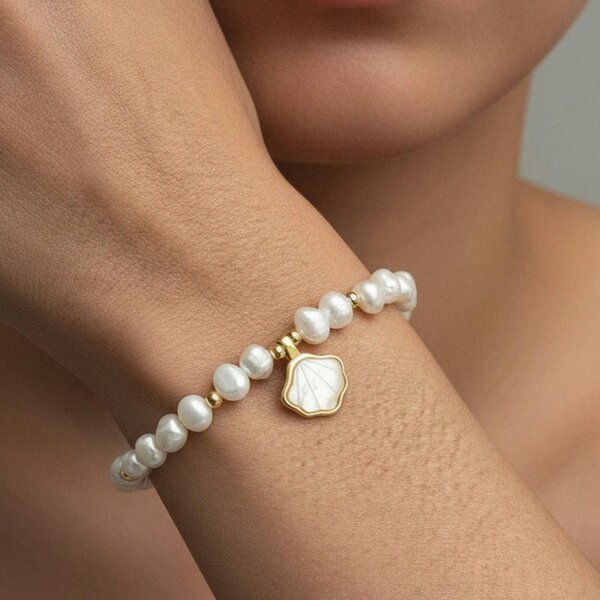 Uchi & Soto Shinju Pearl and Shell Bracelet