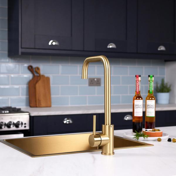 Flode Arendal | Single Lever Kitchen Sink Mixer Tap with Swivel Spout | Brushed Brass Finish