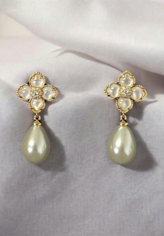 Latelita Flower Clover Pearl Drop Earrings Mother Of Pearl Gold
