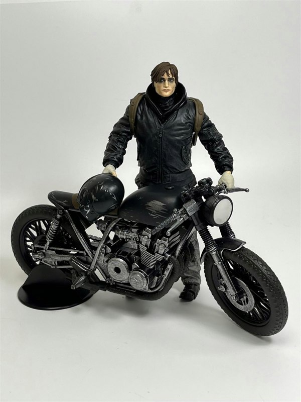 McFarlane The Batman Bruce Wayne And Motorcycle 2 Part Set 19 cm 24 cm McFarlane MCF15104 MCF15711