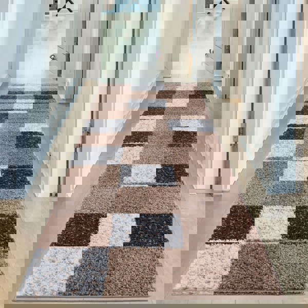 Shaggy Rug Geometric Design Brown