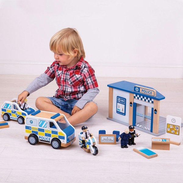 Tidlo Wooden Police Station Playset Featuring Sliding Doors & Bar Detailing - 7 Pieces