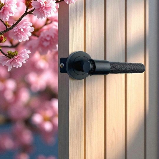 EDH Door Hardware Knurled Door Handles Matt Black Loop & Neck Lever on Round Rose Latch