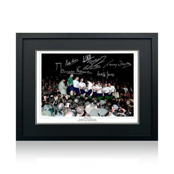 Tottenham Hotspur 1961 Squad Signed By 7 Image 5 Deluxe Mount Frame