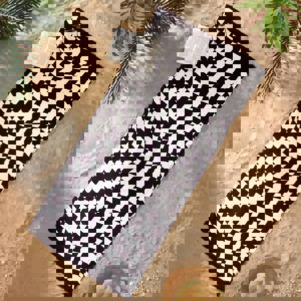 Catherine Lansfield Checkerboard Black Beach Towel