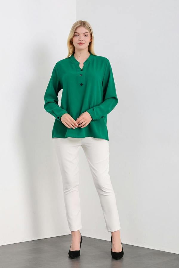Hoxton Gal Oversized Long Sleeves Top with Button Details in Green