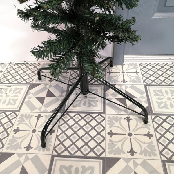 Samuel Alexander 2.4m (8ft) Tall Single Door Indoor Christmas Tree Arch in Green