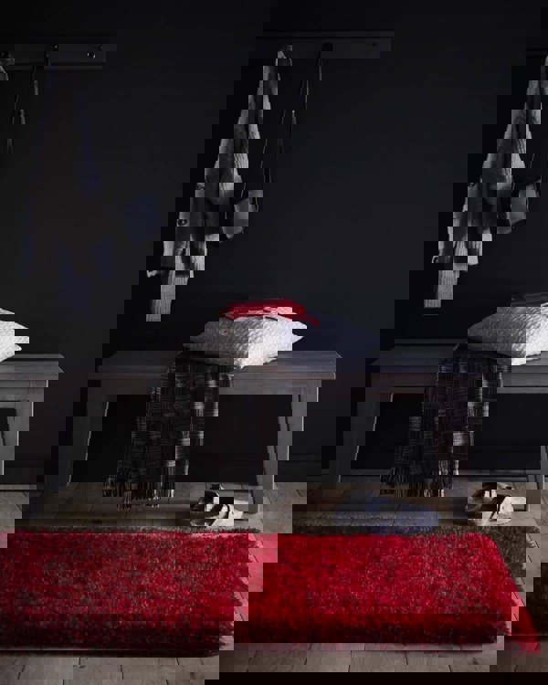 Chicago Red Shaggy Rug - Luxurious Comfort for Your Home