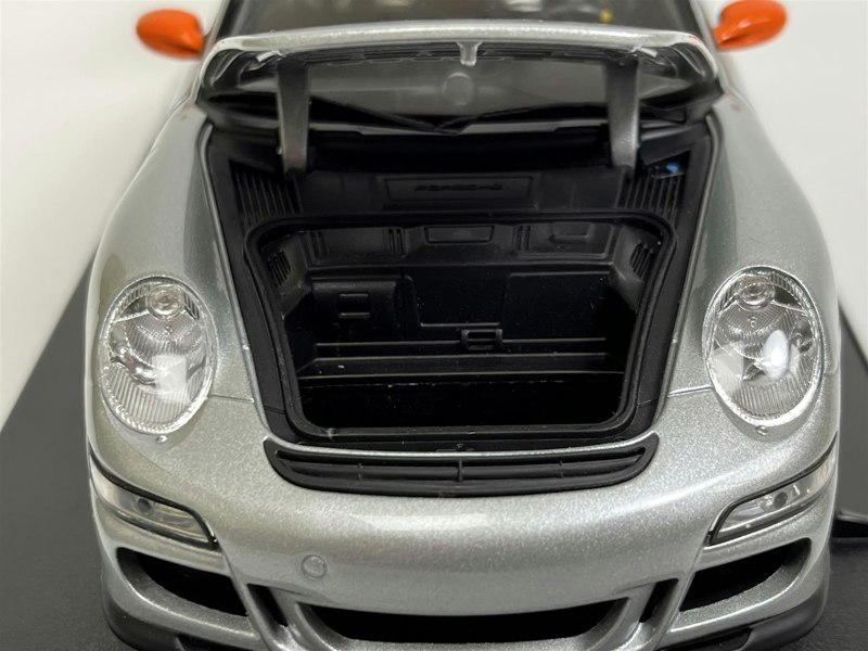 Welly 2007 Porsche 911 997 GT3 RS Silver 1:18 Scale Welly 18015s