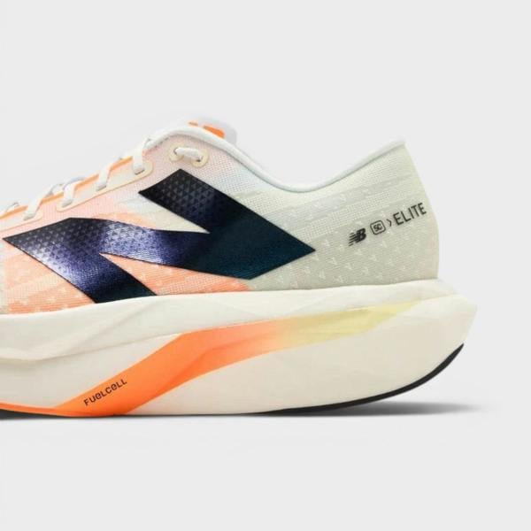 New Balance FuelCell SuperComp Elite v4 Sneakers White