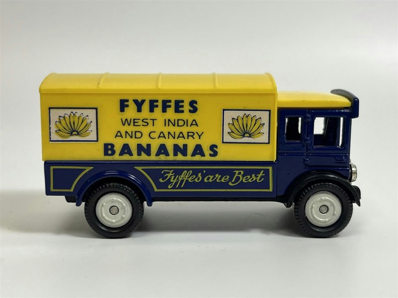 MCSlots The Village Collection Fyffes Bananas Cameo From Corgi VCC05D S6