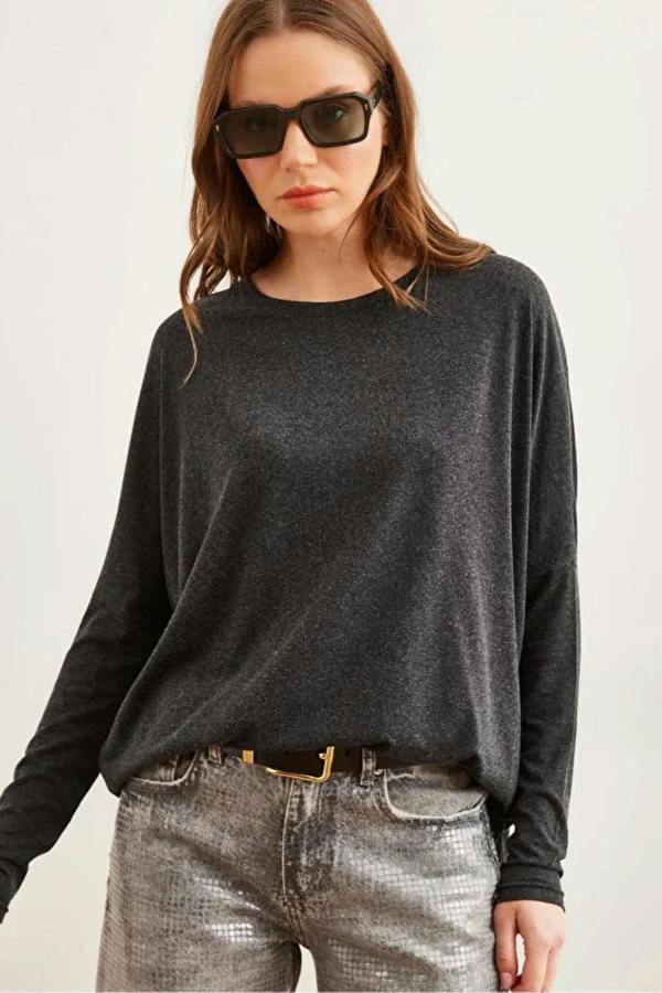 Hoxton Gal Crew Neck Batwing Wool Sweater