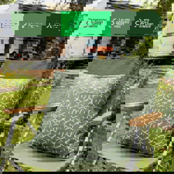 Gardenwize Pair of Outdoor Scatter Cushions – Green Cube Design