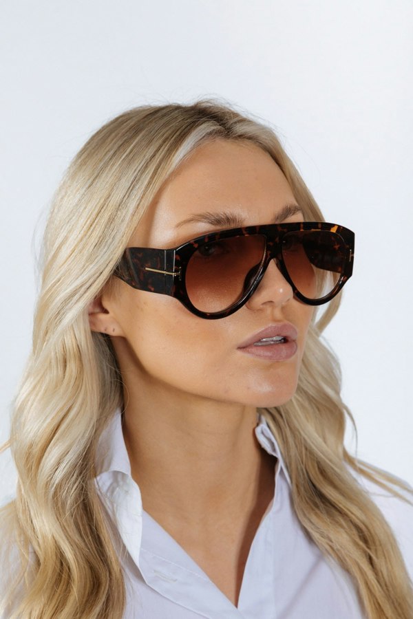 SVNX Oversized Rounded Tortoiseshell Sunglasses