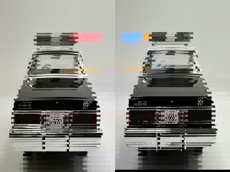 Greenlight The Terminator T2 1987 Chevrolet Caprice with T1000 Figure 1:18 Greenlight 19105