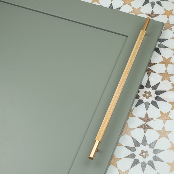 Handle & Home Knurled Brass Bar Handles and Knob