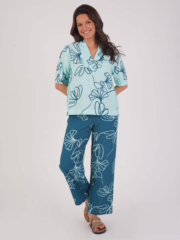 VIZ-A-VIZ Floral Print Trousers