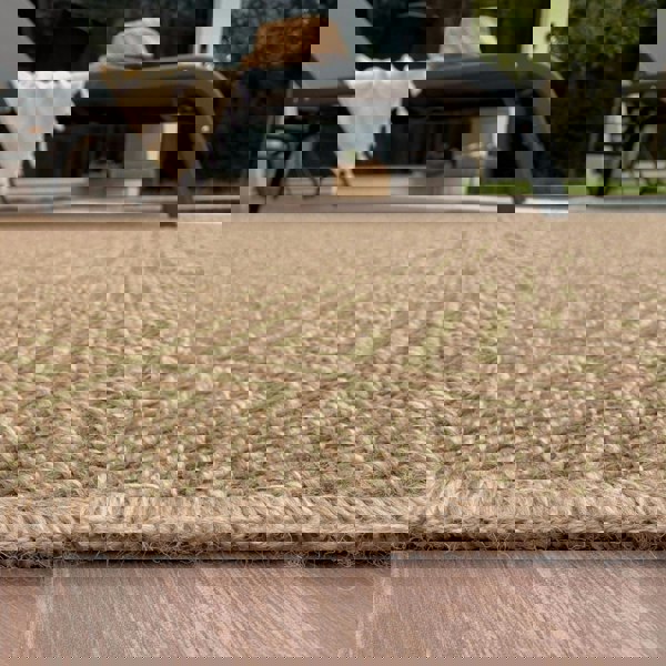 Nature Outdoor Green Rug durable, weather-resistant, Jute-Look design.