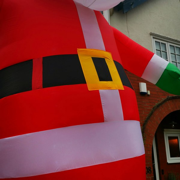 Samuel Alexander GIANT: 20ft (6m) Outdoor Inflatable Lit Christmas Santa with Raised Arm & 28 LEDs