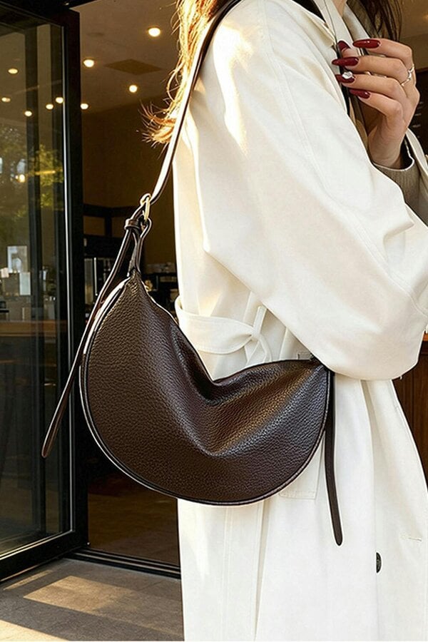 XY LONDON Crescent Shape Shoulder Bag With Crossbody Strap - Brown