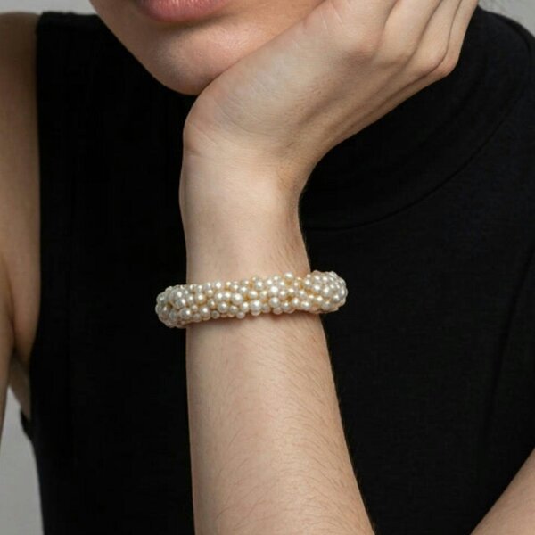 Uchi & Soto Shinju Gold Chunky Pearl Bangle